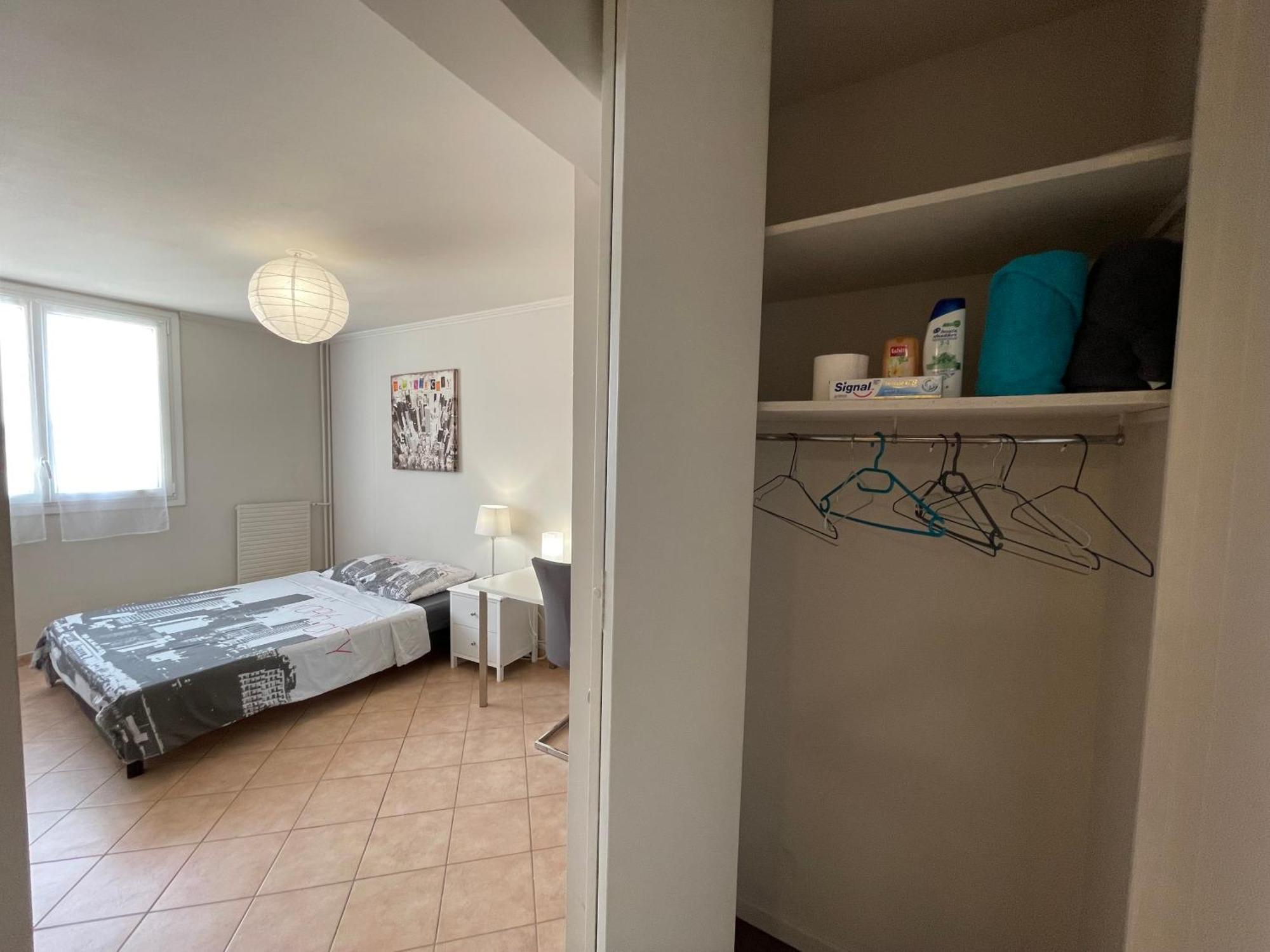 Chambre Privee En Colocation Dans Un Appartement Vaulx En Velin Centre Exterior foto